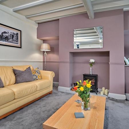Finest Retreats - Cloggers Cottage Darley Exterior photo